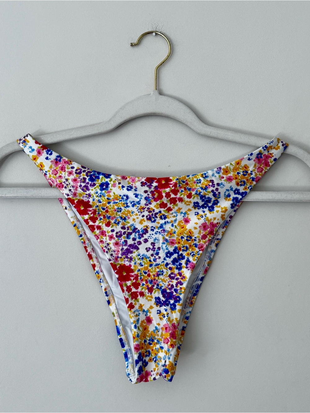 L Space Kerri Bikini Top & Leilani Bitsy Bottoms Set, Multi Floral – Size Medium - Picture 5 of 8